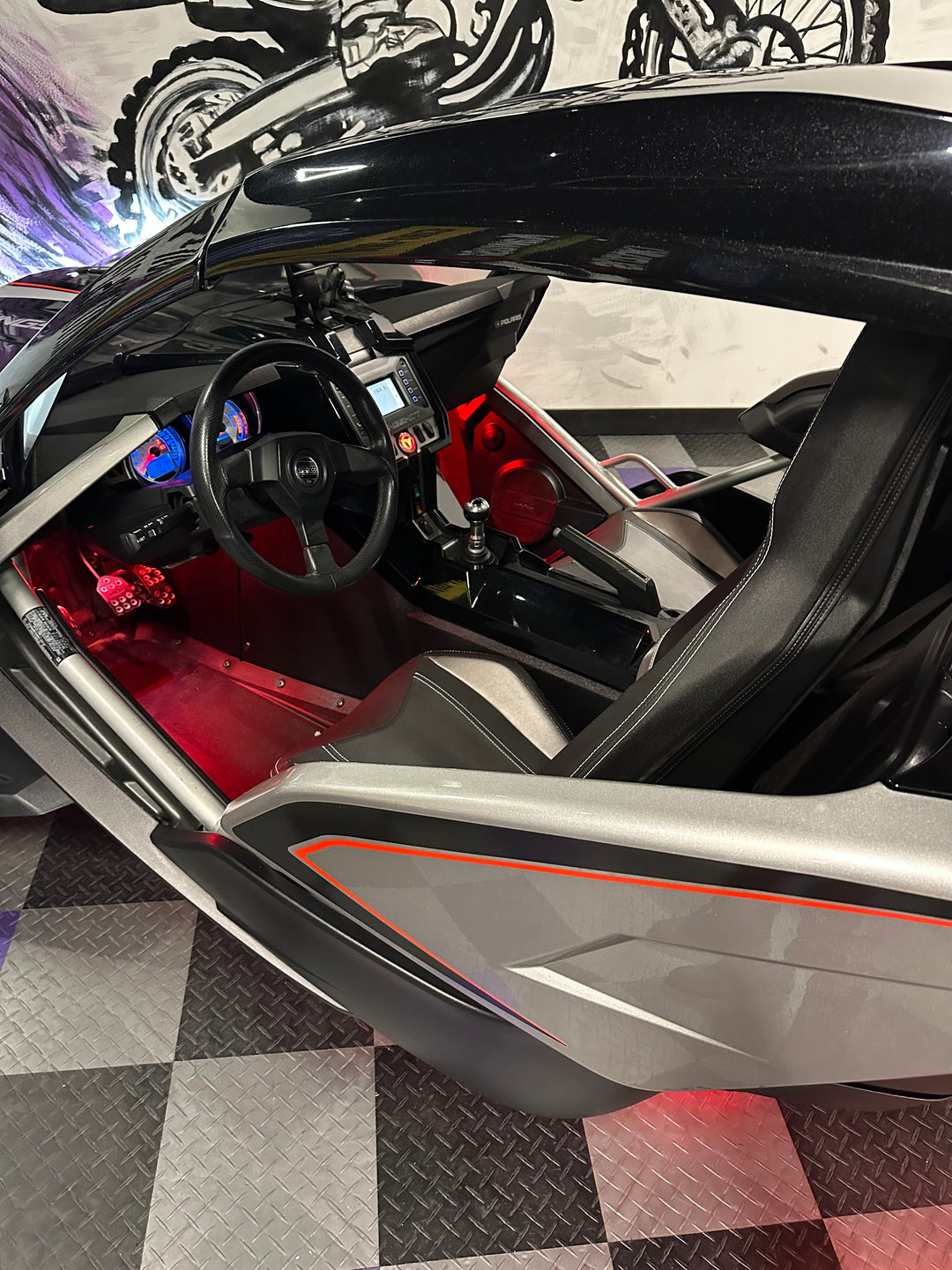 2017 Polaris Slingshot SLR + OEM Roof