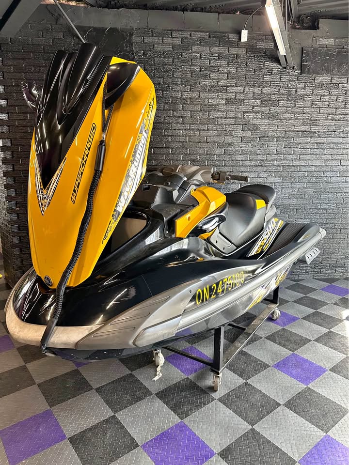 2010 Yamaha Waverunner SHO - Supercharged PWC Jet Ski