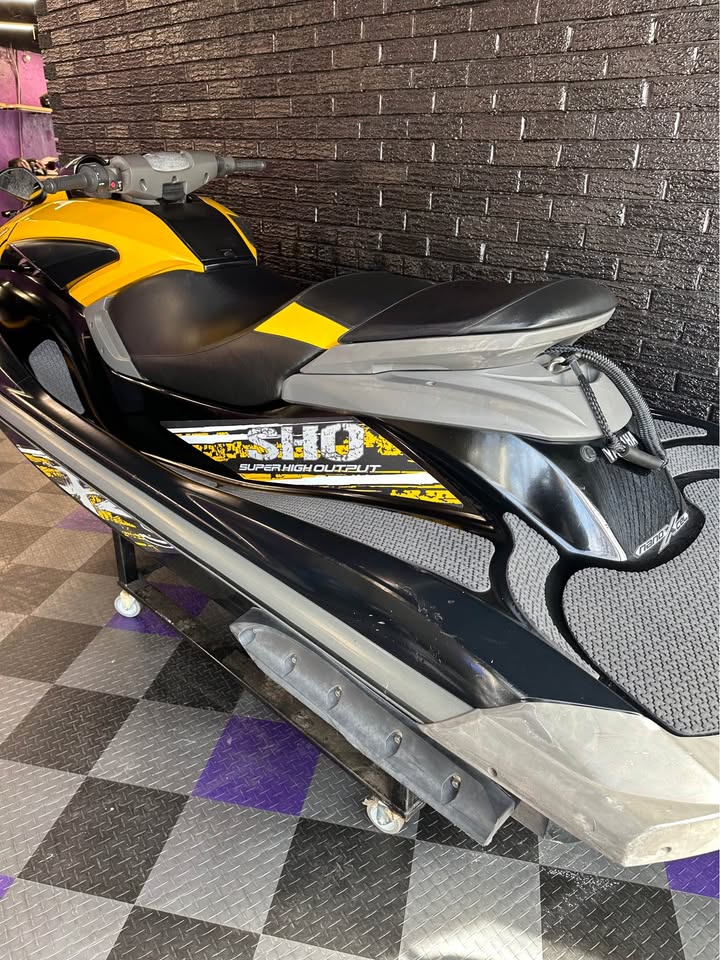 2010 Yamaha Waverunner SHO - Supercharged PWC Jet Ski