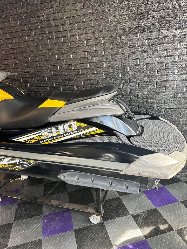 2010 Yamaha Waverunner SHO - Supercharged PWC Jet Ski