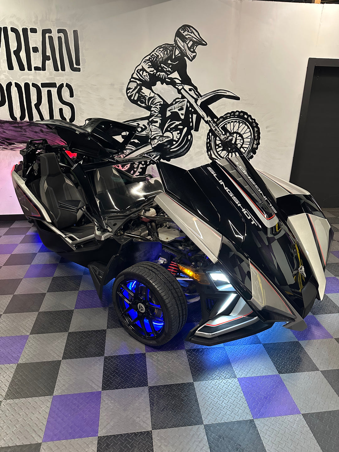 2017 Polaris Slingshot SLR + OEM Roof